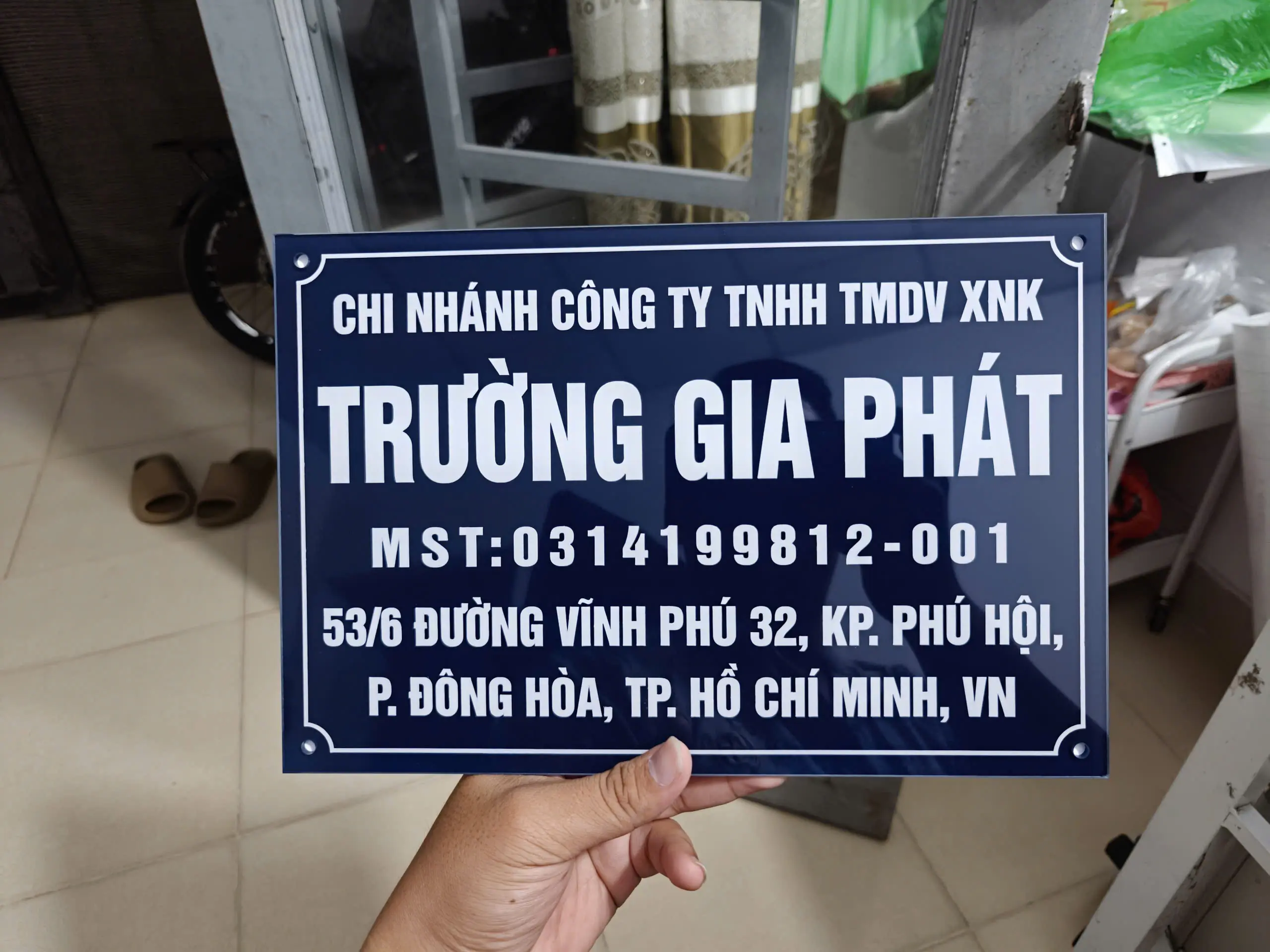 Bảng Mica Công Ty – Giải Pháp Nhận Diện Thương Hiệu Chuyên Nghiệp